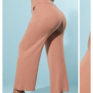 Yitty Body Butter Straight Leg Pant Brown Sugar M NWT‎ IN PACKAGING